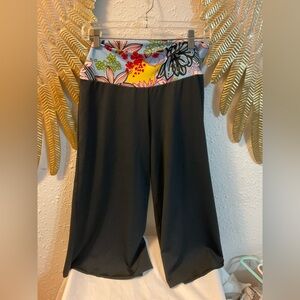 VTG Vibrant OP ocean pacific Wide-Leg Gaucho’s  Sz Large Y2K